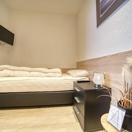 - Haus D, App 0d1004 *